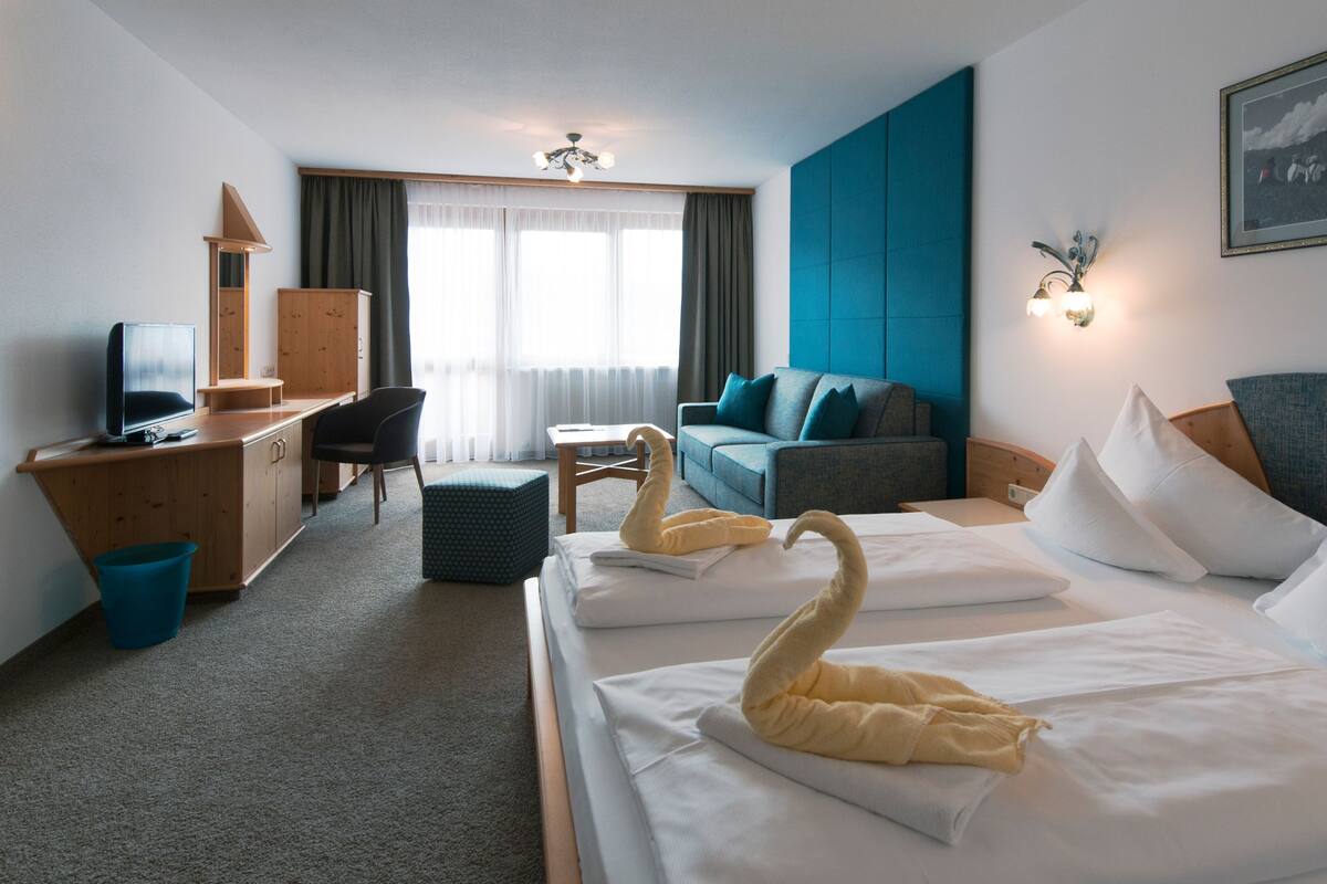 minibar, in-room safe, desk, soundproofing