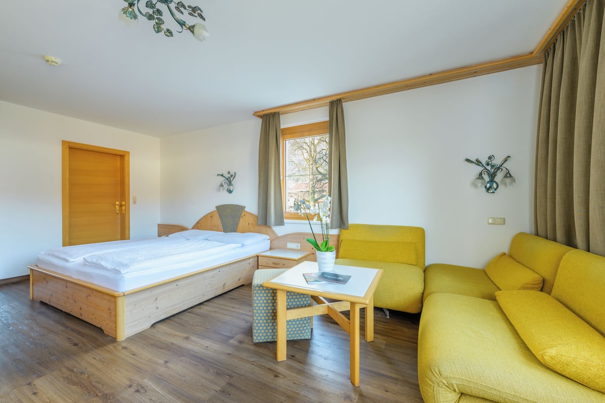 Double Room | Minibar, in-room safe, desk, soundproofing