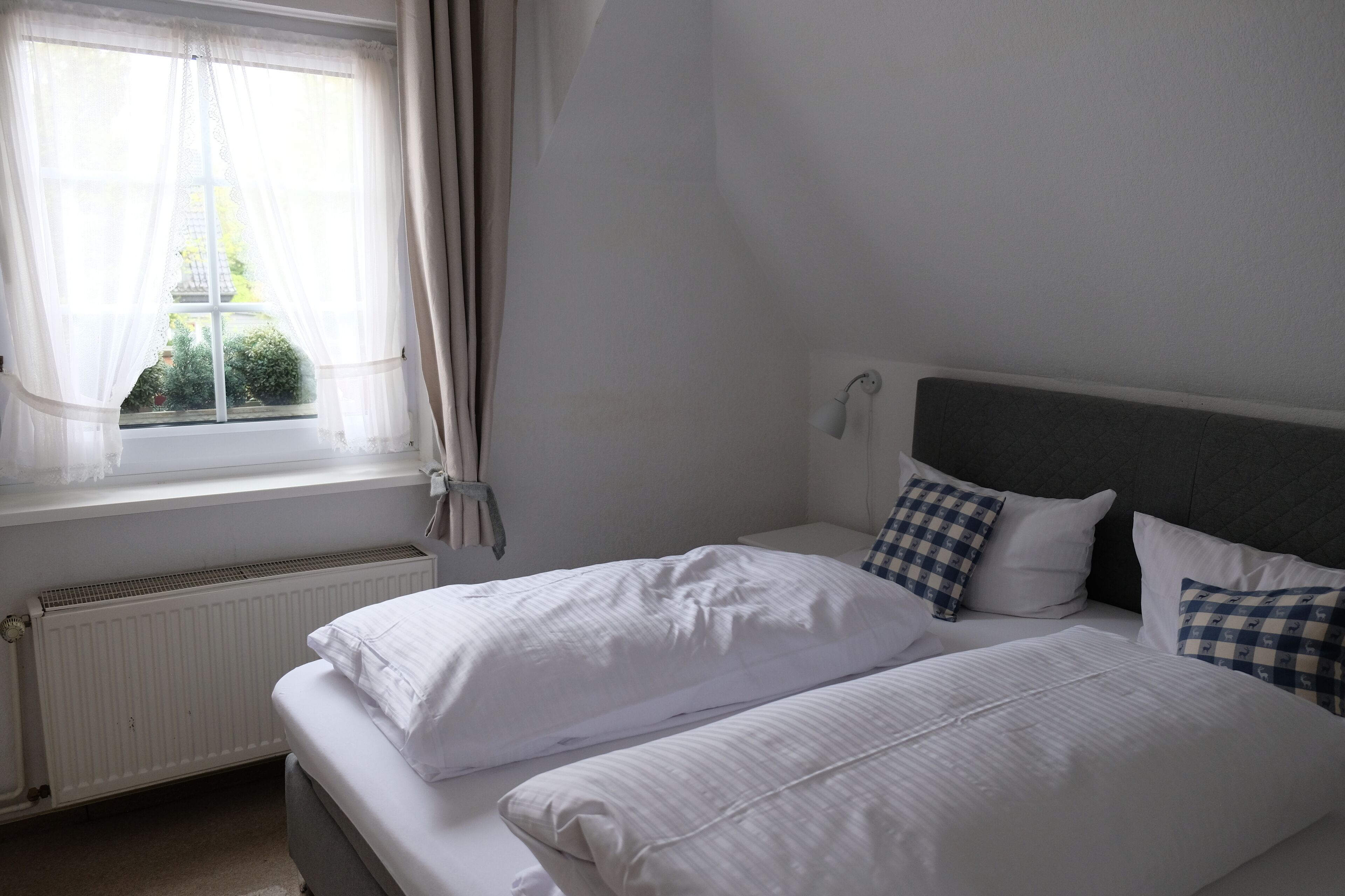 comfort apartment, 1 bedroom, mountain view | down duvets, in-room safe, desk, blackout curtains