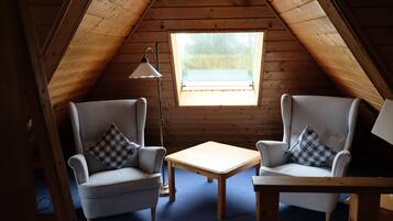 Family Apartment, 2 Bedrooms, Mountain View | Living area