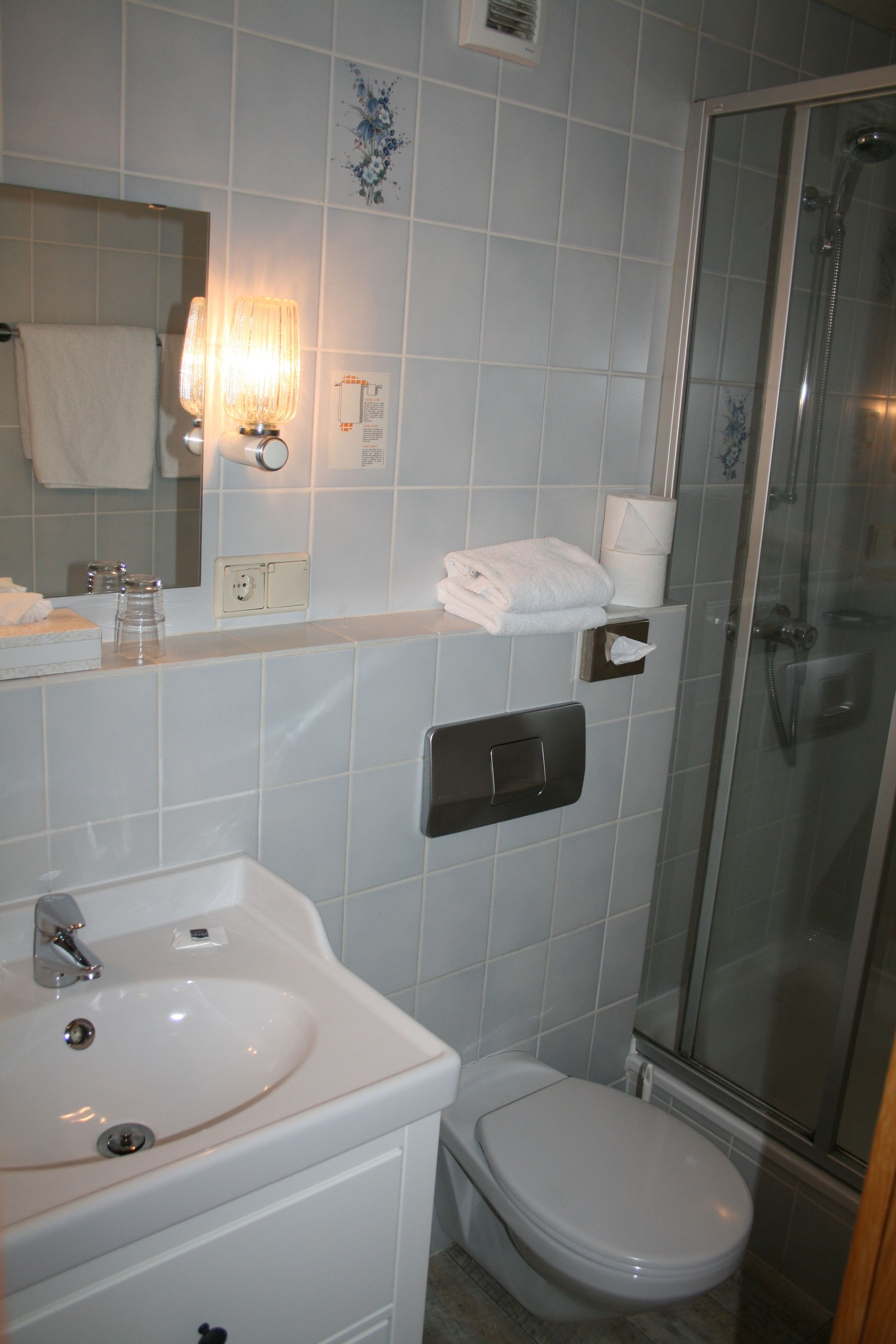 superior double room, garden view | bathroom | shower, free toiletries, towels