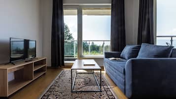 Comfort Suite, 1 Bedroom | 1 bedroom, in-room safe, individually decorated, individually furnished