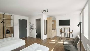 Hotelapartment | Individually decorated, individually furnished, desk, free WiFi