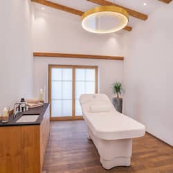 Sauna, Turkish bath/hammam, body treatments, hot stone massages