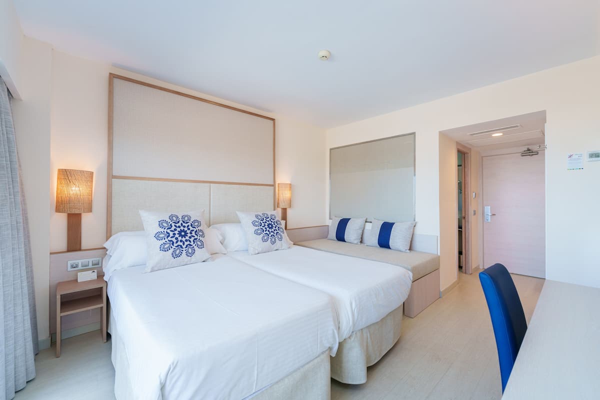 Double Room, Balcony