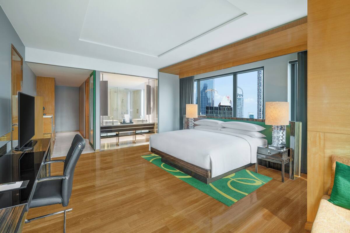 Premium bedding, down duvets, pillow-top beds, minibar