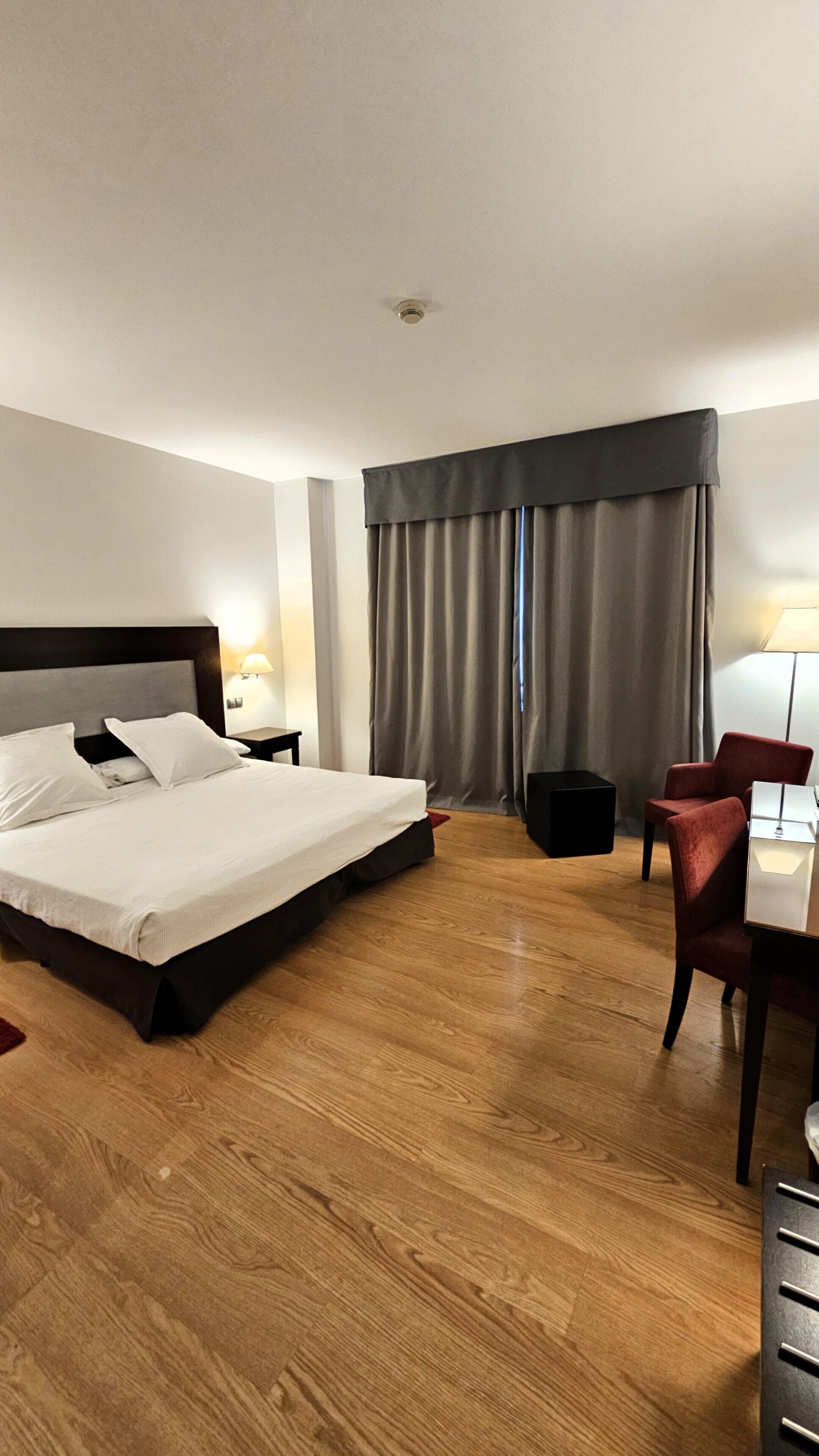 room, 1 king bed | premium bedding, down duvets, memory-foam beds, minibar