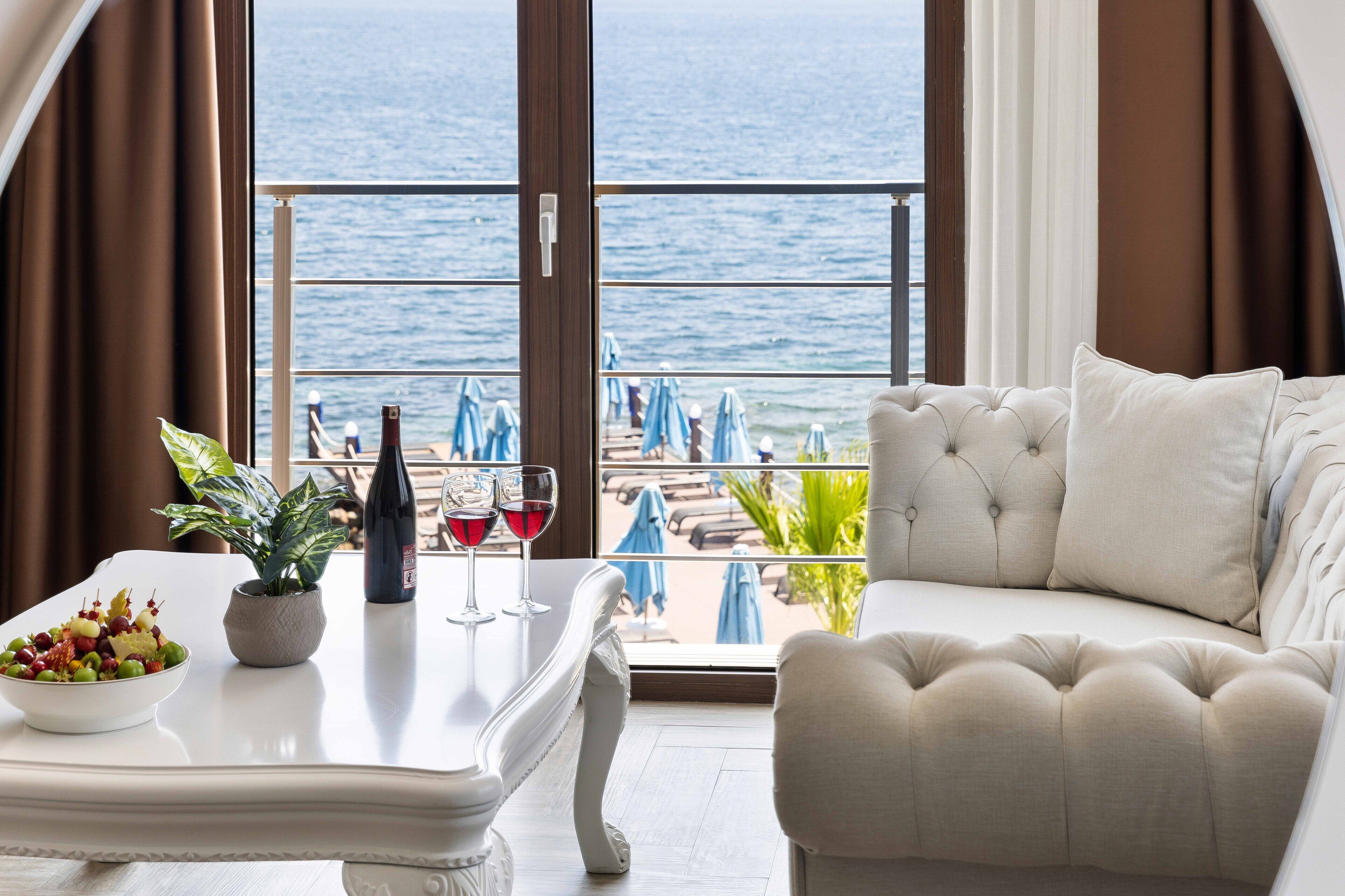 Suit Room | Sängtillbehör av högsta kvalitet, Select Comfort-madrasser och minibar