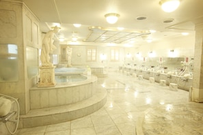 Douche, articles de toilette (gratuits), séchoir à cheveux