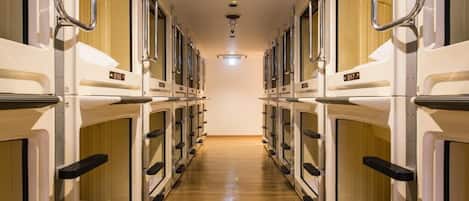 In-room safe, free WiFi, bed sheets