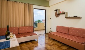 Studio | Living room