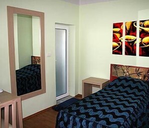1 slaapkamer, pillowtop-bedden, een minibar, een bureau