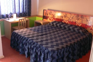 1 bedroom, pillowtop beds, minibar, desk - Seven Hotel (Tirana)