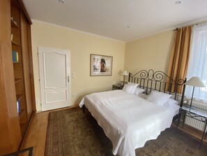 Apartment (4 Adults)