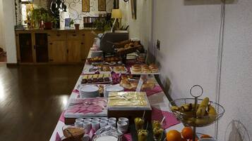 Desayuno bufé gratuito y diario