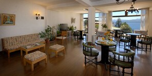 Lobby - Hotel Tirol (San Carlos de Bariloche)