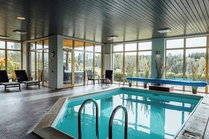 Salas de tratamiento para parejas, un sauna, baño turco