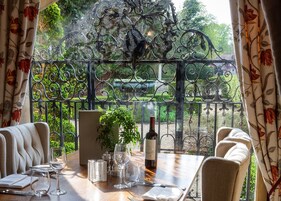 Frokost, lunsj og middag serveres