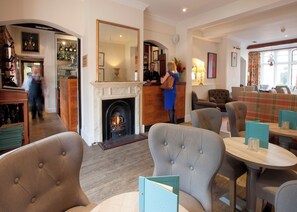 Lobby - The Five Arrows Hotel (Aylesbury)