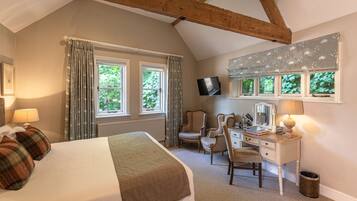 Individuell dekoriert, individuell eingerichtet, Schreibtisch