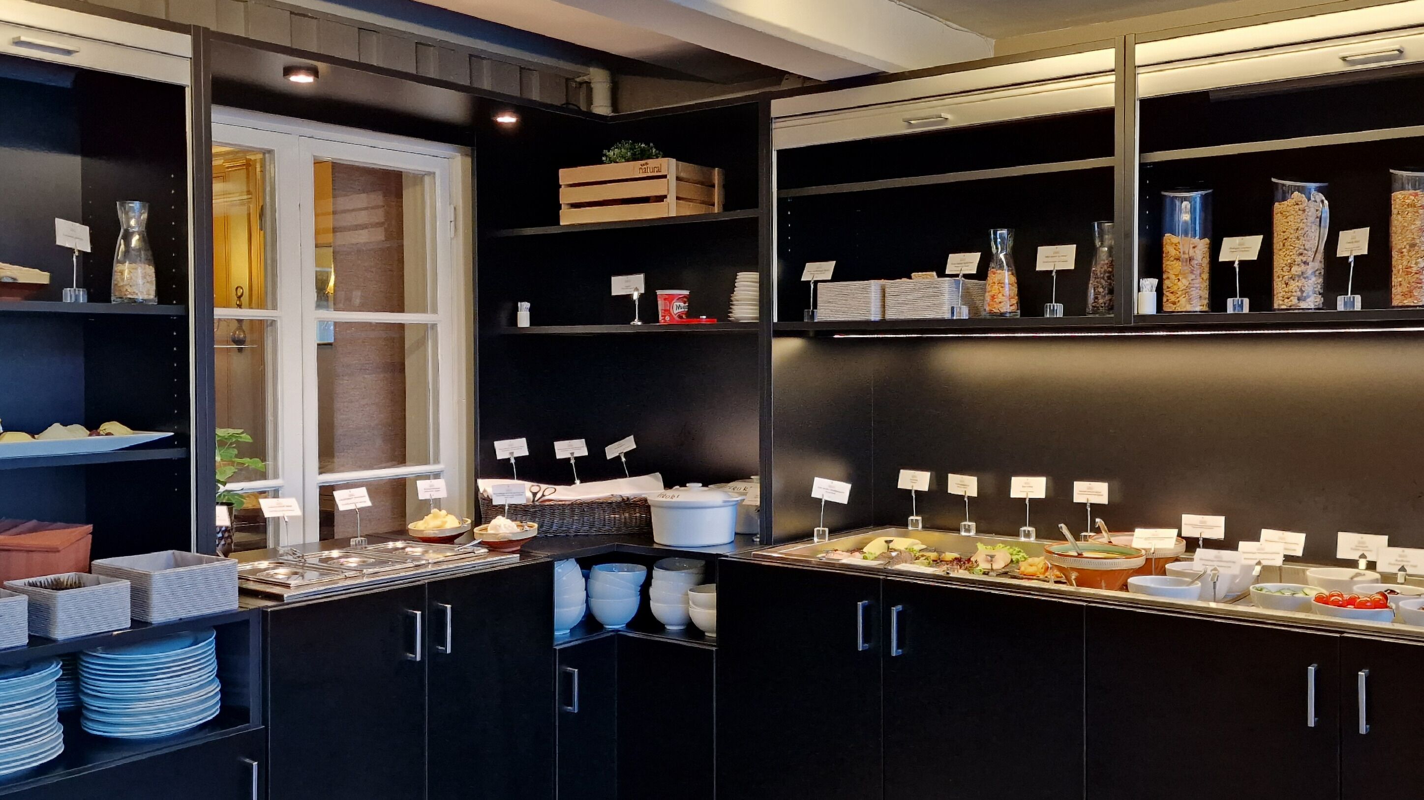 free daily continental breakfast