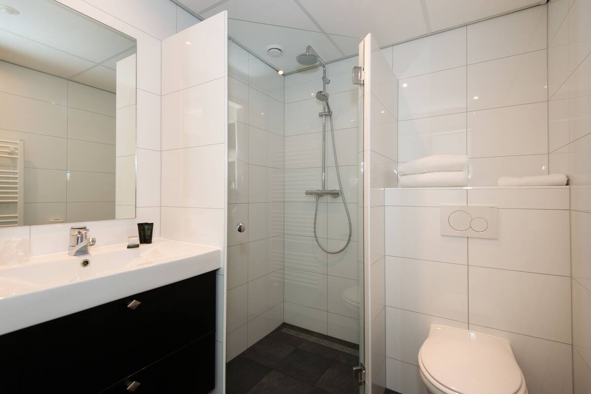 double or twin room | bathroom | free toiletries, hair dryer, towels