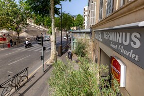 Property entrance - Terminus Saint Charles (Marseille)