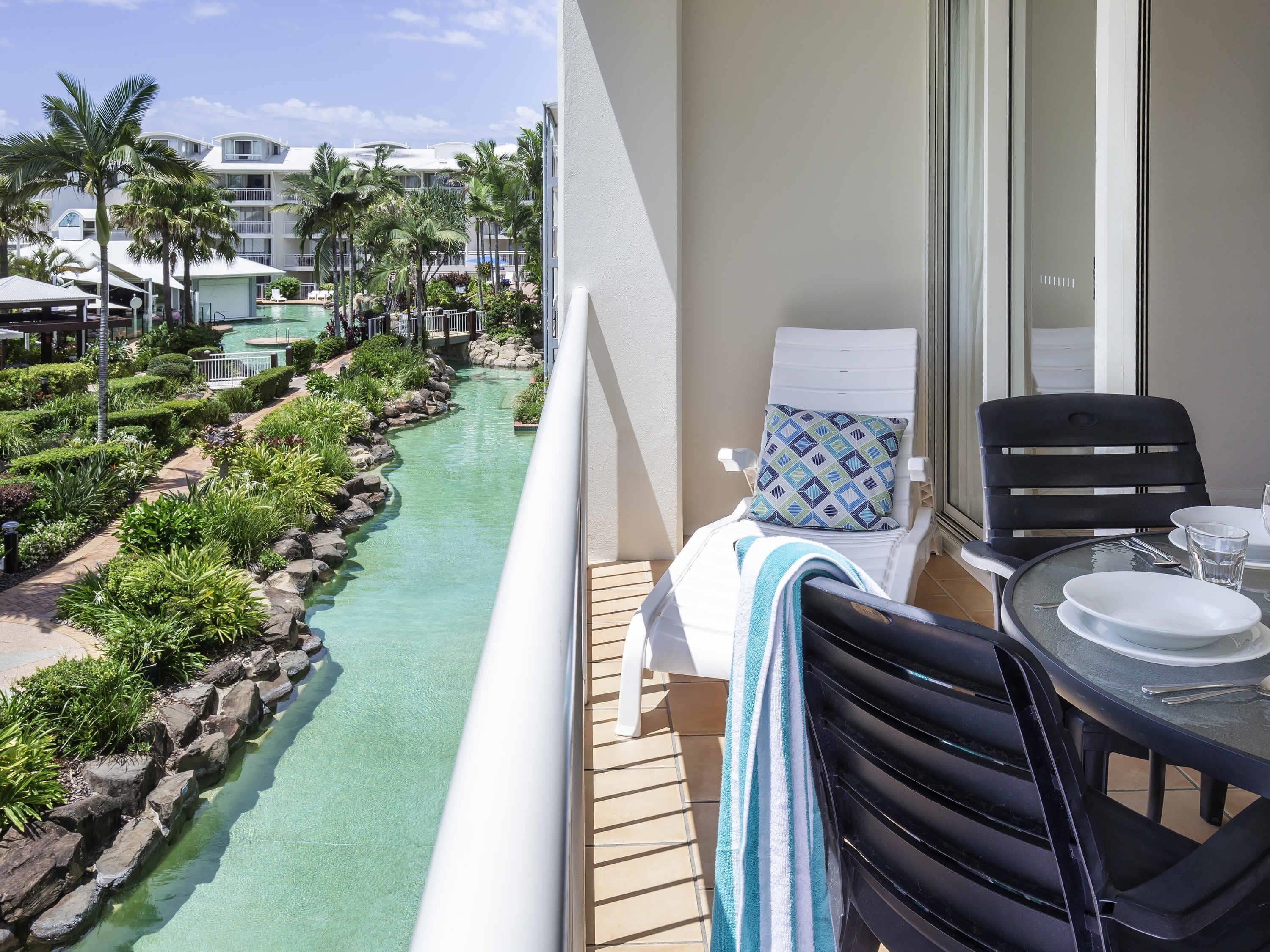 Bàn ủi/dụng cụ ủi quần áo, truy cập Internet không dây (phụ phí) 