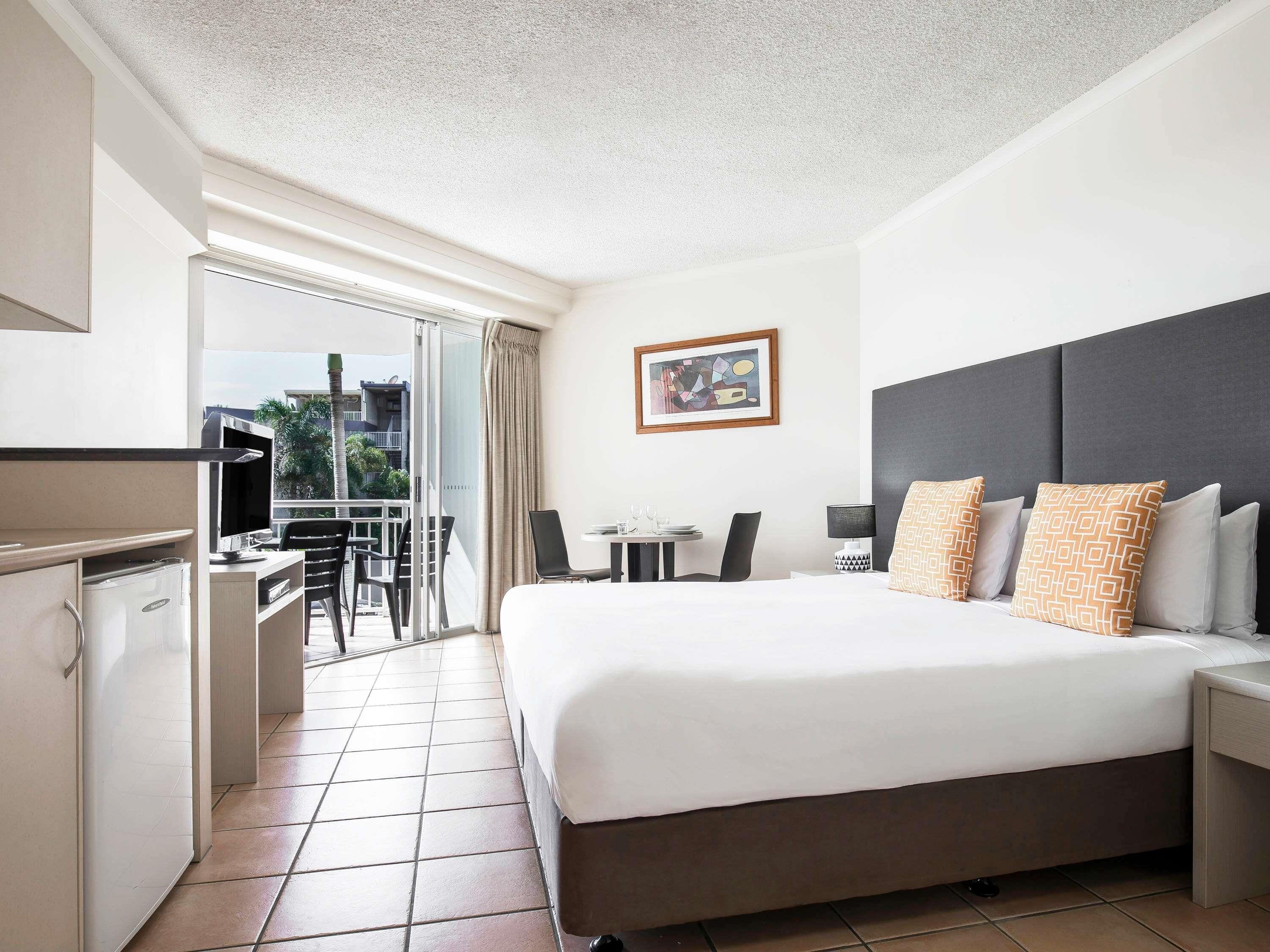 Studio | Strykejern/-brett, wi-fi (mot et tillegg) og sengetøy