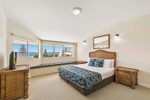 Strykejern/-brett, wi-fi (mot et tillegg) og sengetøy