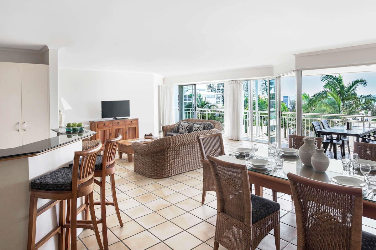 Penthouse, 3 Bedrooms | Iron/ironing board, WiFi, bed sheets