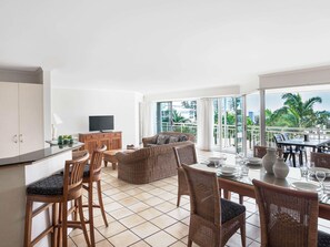 3 Bedroom Penthouse | Strykejern/-brett, wi-fi (mot et tillegg) og sengetøy