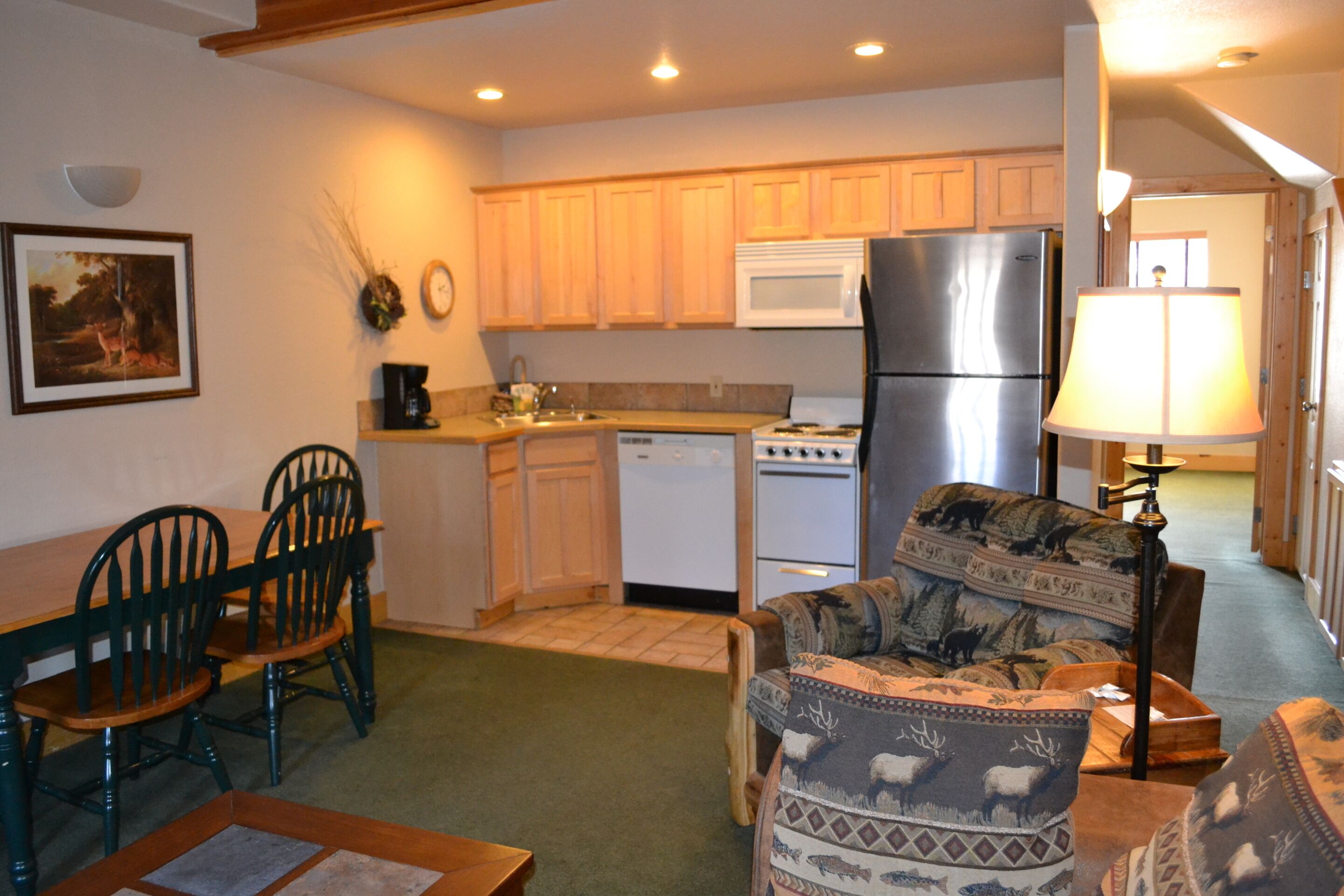 Premium-suite (2 Bedroom Deer Suite) | Privat køkken | Kaffe-/temaskine, elkedel