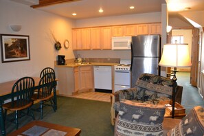 Suite – premium (2 Bedroom Deer Suite) | Eget kjøkken | Kaffetrakter/tekoker og vannkoker