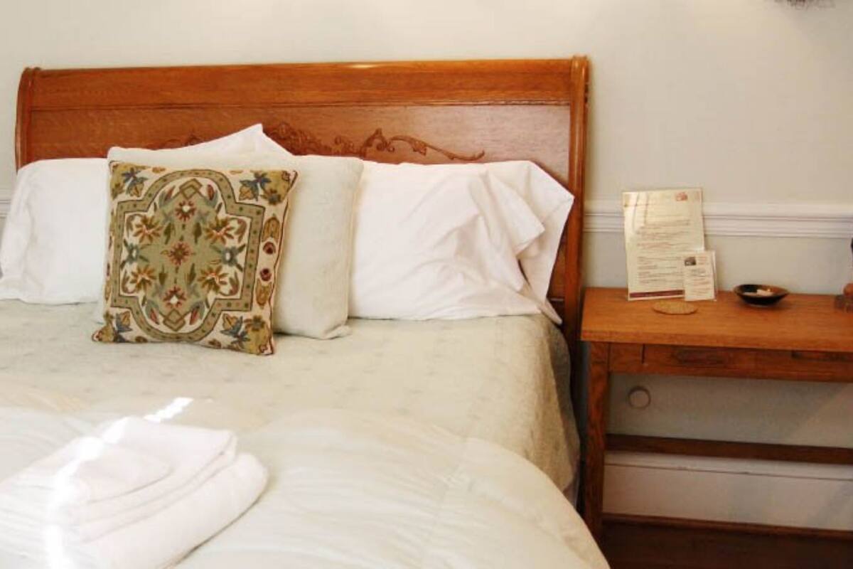 Room (Huidekoper Room w/Shared Bath) | Individually decorated, individually furnished, free WiFi, bed sheets