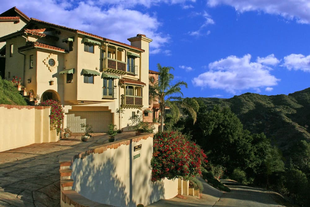 Topanga Canyon Inn B&B