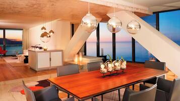 Suite Royal, 1 Tempat Tidur Double | Minibar, brankas, meja kerja, dan tempat tidur lipat/tambahan