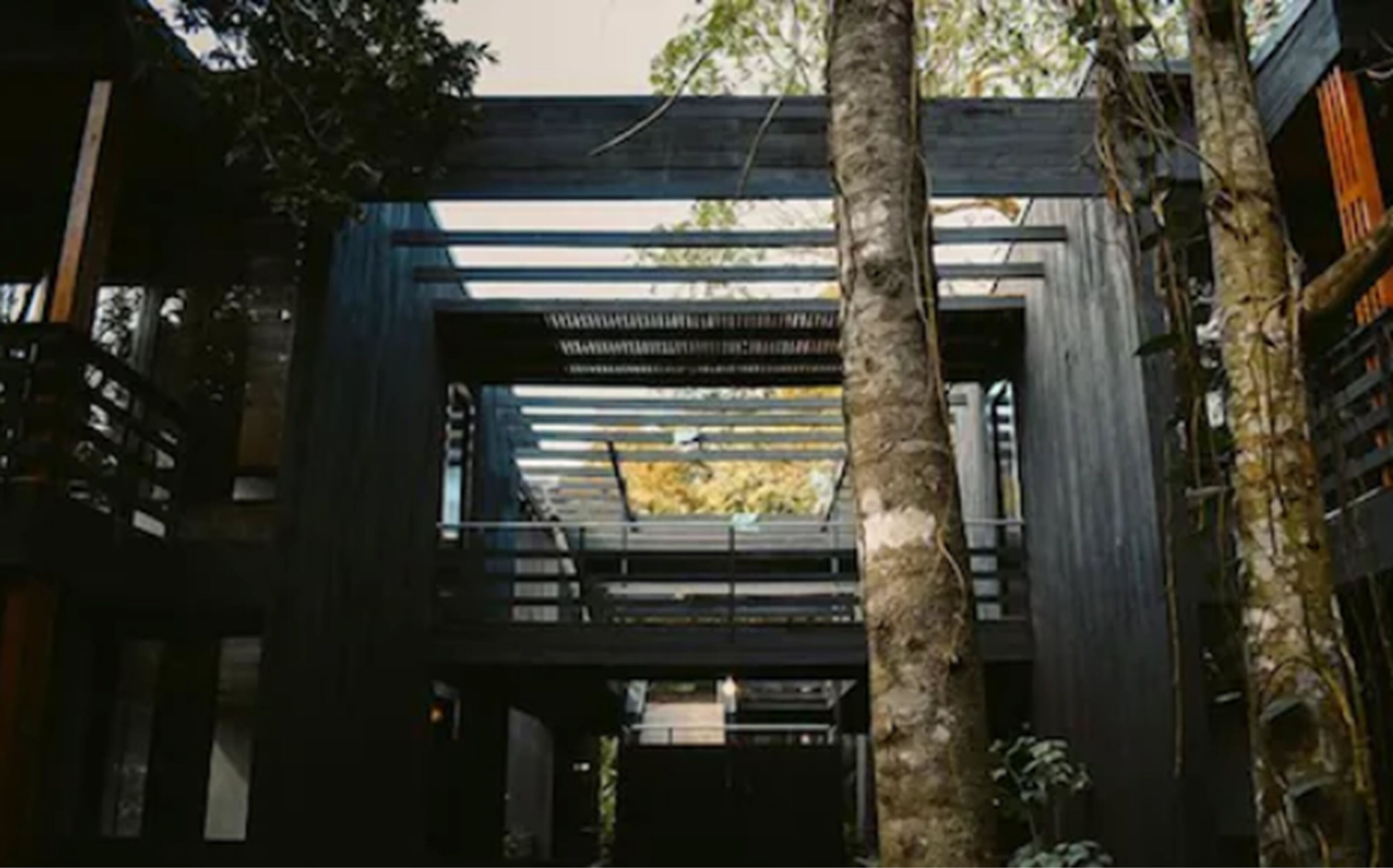 Deluxe Studio Suite | Minibar, in-room safe, desk, blackout drapes