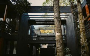 ห้องดีลักซ์สตูดิโอสวีท | มินิบาร์, ตู้นิรภัยในห้องพัก, โต๊ะทำงาน, ผ้าม่านกันแสง