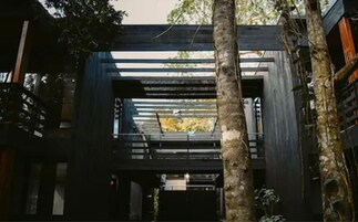 Deluxe studio suite | Een minibar, een kluis op de kamer, een bureau, verduisterende gordijnen