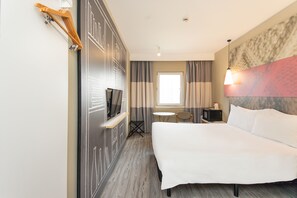 Business-Doppelzimmer | Pillowtop-Betten, Zimmersafe, Bügeleisen/Bügelbrett, kostenloses WLAN