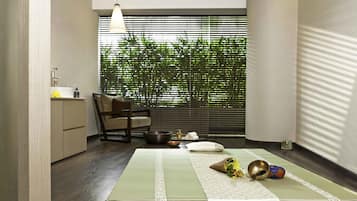 Couples treatment room(s), steam room, body treatments, aromatherapy