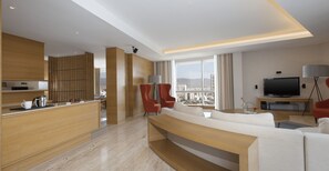 Suite, 1 King Bed