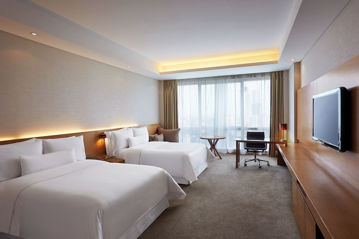 1 Schlafzimmer, hochwertige Bettwaren, Daunenbettdecken