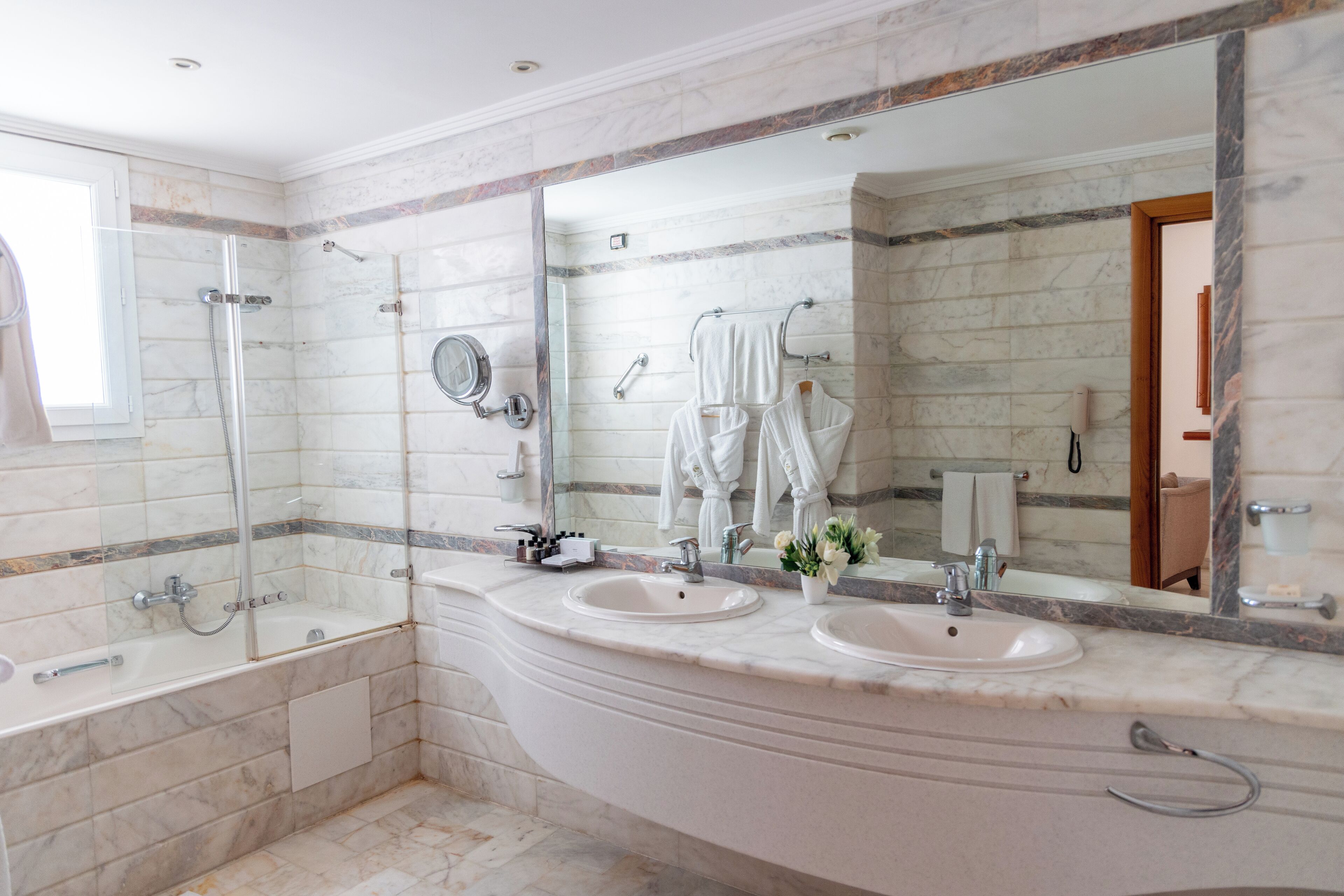 Photo - Tunis Grand Hotel