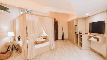 Egyptian cotton sheets, premium bedding, down comforters, minibar