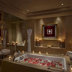 Maharaja Suite | 1 phòng ngủ, bộ đồ giường cao cấp, chăn bông, minibar