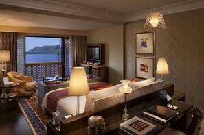 Habitació Grand, balcó, vistes al llac | Roba de llit d'alta qualitat, cobrellits i minibar 