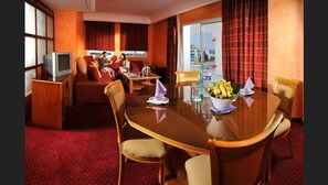Minibar, in-room safe, desk, free cots/infant beds - Riviera Hotel (Port El Kantaoui)