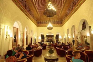 2 restaurants; breakfast, lunch, and dinner served - Riviera Hotel (Port El Kantaoui)